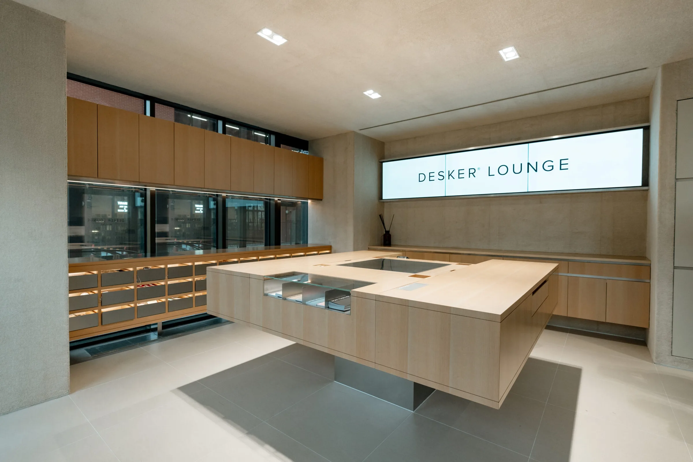 DESKER 데스커